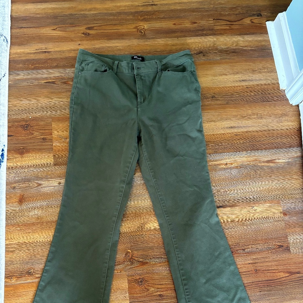Tailormade size 10, army green jeans. Great condition